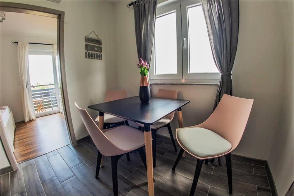 Apartments Mojeljeto Fazana Bagian luar foto